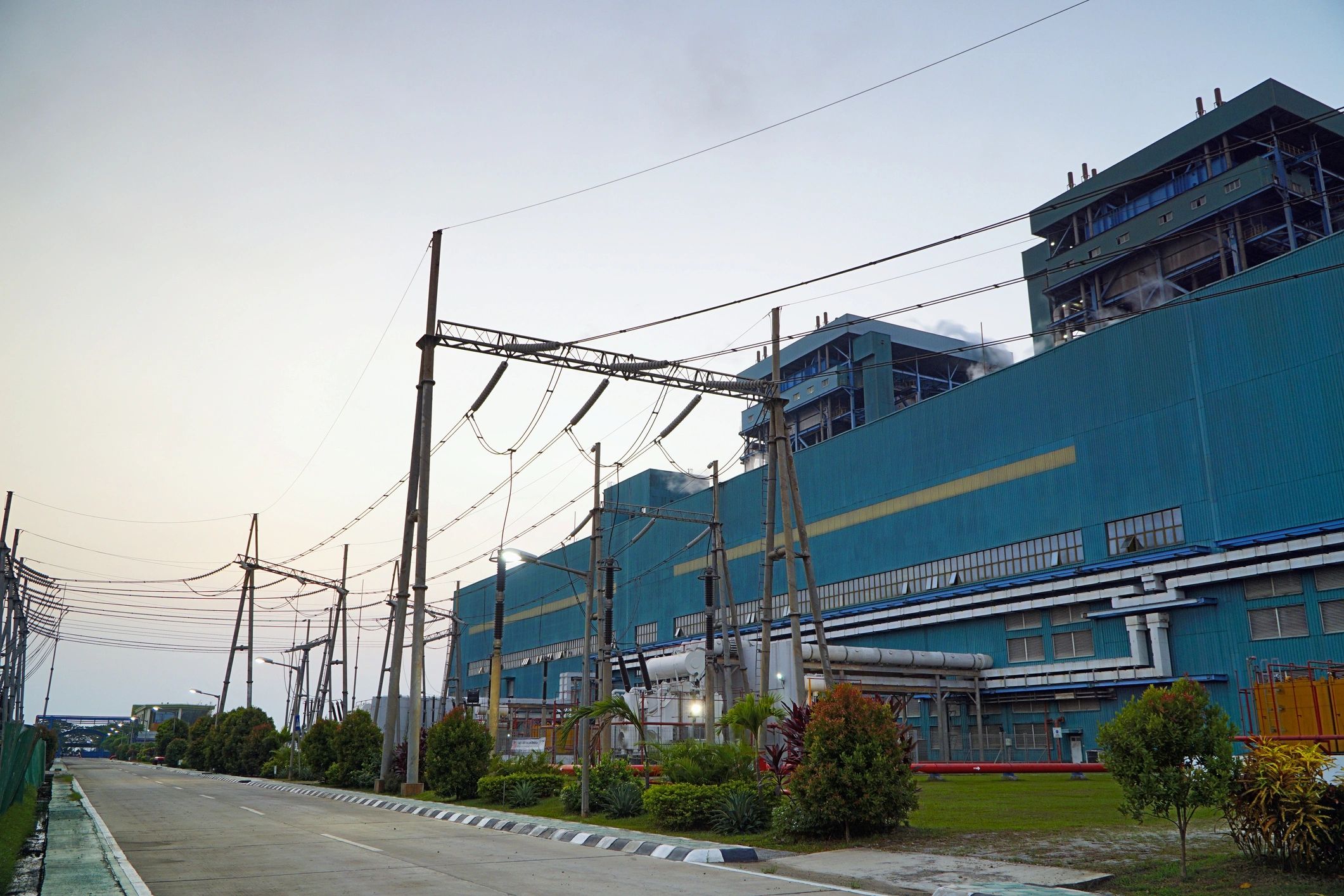 Industrial manufacturing facility supporting global sourcing